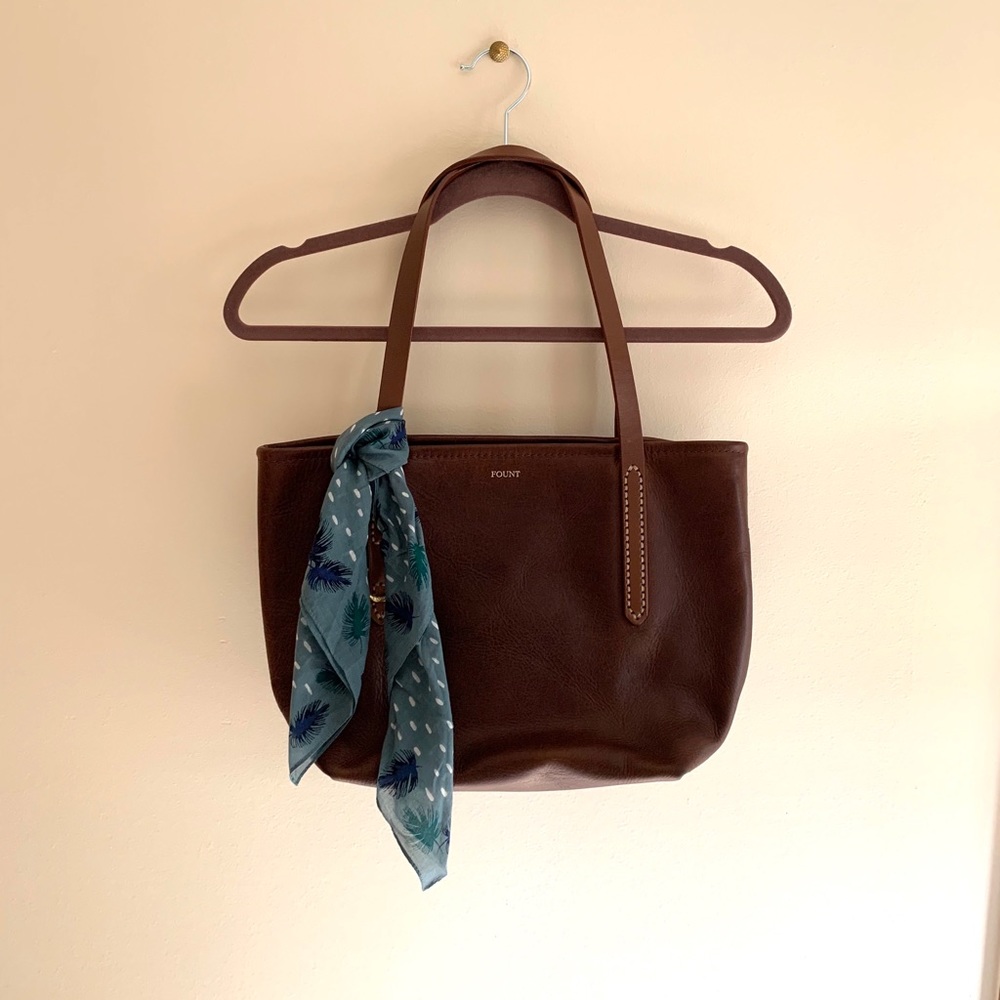 Petite Bellfield Tote in Cocoa + free scarf